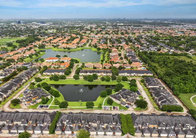 3rd image of 2026 Palm Forest Ln, Houston, TX 77077 | MLS# 46627026
