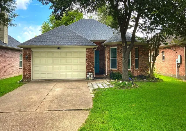 Homes for sale in Dickinson, TX | 3727 Nichols Ave, Dickinson, TX 77539 | MLS# 9900604
