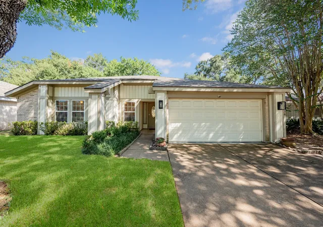 Photo 2 of Single family home for sale at 21338 Highland Knls Dr, Katy, TX 77450 | MLS# 88988420 | Listing updated on 2026-09-19