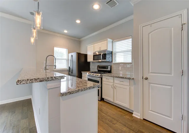 Homes for sale in Houston, TX | 1115 Bunton St, Houston, TX 77009 | MLS# 77779246