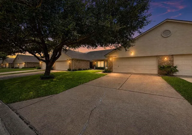 35th image of 3530 Teakwood Ln, Pearland, TX 77584 | MLS# 53662350