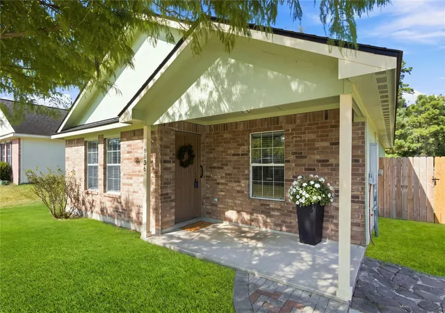 Photo 2 of Single family home for sale at 8836 E Buffalo Cir, Willis, TX 77378 | MLS# 71101050 | Listing updated on 2026-08-31