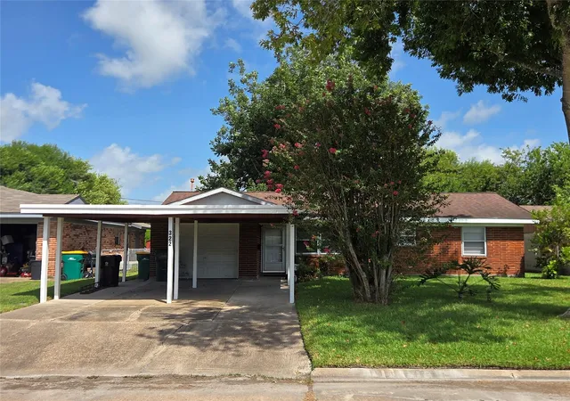 1st image of 322 Elaine St, La Marque, TX 77568 | MLS# 98895613