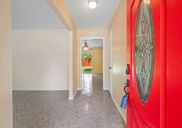 Photo 3 of Single family home for sale at 9766 Cedardale Dr, Houston, TX 77055 | MLS# 52950153 | Listing updated on 2026-07-25
