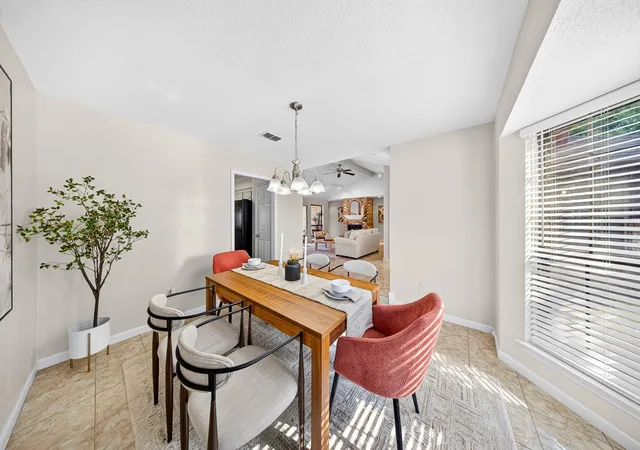 Photo 3 of Sale Pending at 9014 Arlington Forest Dr, Houston, TX 77088 | MLS# 43782031 | Listing updated on 2026-09-16