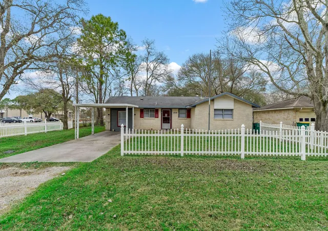 1st image of 3230 Virginia St, La Marque, TX 77568 | MLS# 39874132