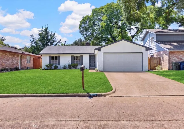 Photo 2 of Sale Pending at 8515 Rivercross Rd, Houston, TX 77064 | MLS# 73311134 | Listing updated on 2026-09-15