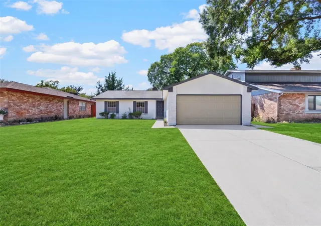 Photo 3 of Sale Pending at 8515 Rivercross Rd, Houston, TX 77064 | MLS# 73311134 | Listing updated on 2026-09-15