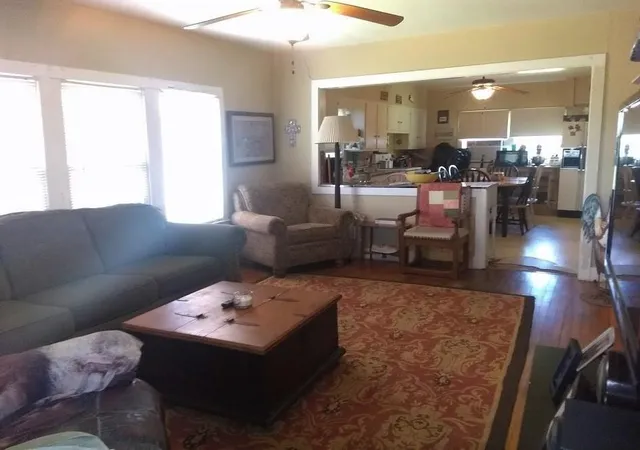 2nd image of 1146 County Road 444, El Campo, TX 77437 | MLS# 76392129