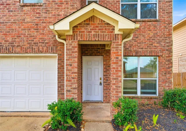 2nd image of 1111 Auburn View Ln, Fresno, TX 77545 | MLS# 16303846