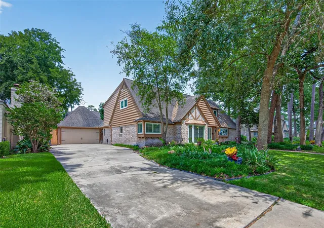 3rd image of 13506 Apple Tree Rd, Houston, TX 77079 | MLS# 60781583