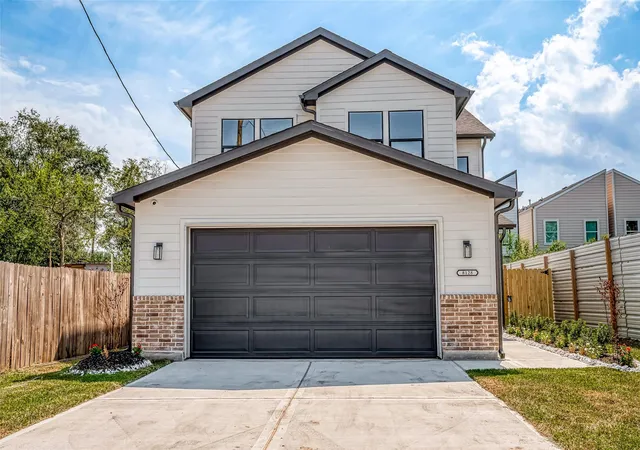 5th image of 8128 Chateau St, Houston, TX 77028 | MLS# 96239392