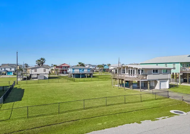 Photo 1 of Land for sale at 4208 Hardin Dr, Galveston, TX 77554 | MLS# 62289063 | Listing updated on 2026-09-20