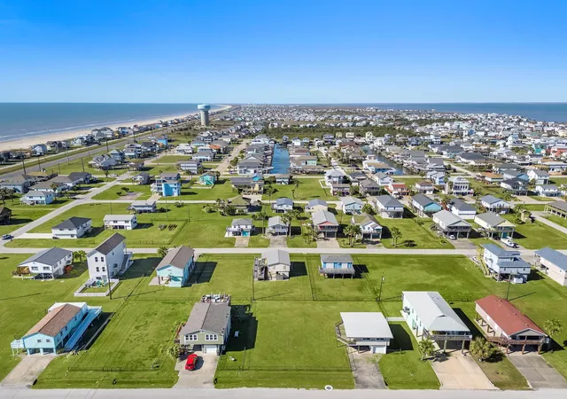 Photo 3 of Land for sale at 4208 Hardin Dr, Galveston, TX 77554 | MLS# 62289063 | Listing updated on 2026-09-20