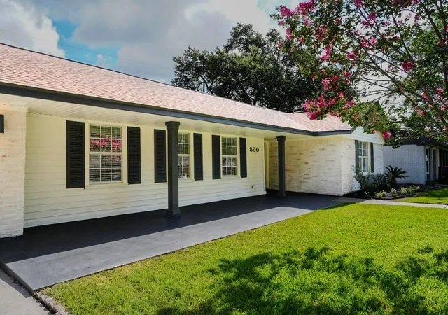 Homes for sale in Baytown, TX | 800 Rosewood Dr, Baytown, TX 77520 | MLS# 23090644