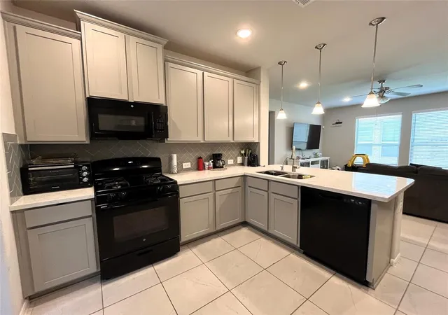 2nd image of 6323 Lemon Balm Ln, Crosby, TX 77532 | MLS# 32013844