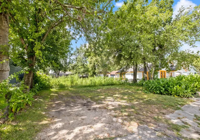 Photo 1 of Land for sale at 0 Scanlock St, Houston, TX 77012 | MLS# 72544815 | Listing updated on 2026-08-15