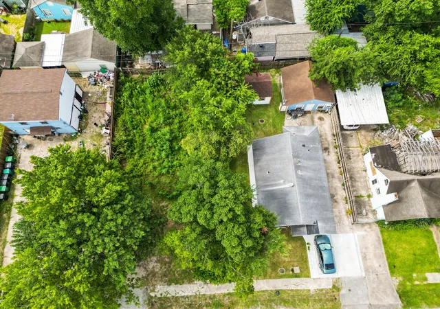 Photo 4 of Land for sale at 0 Scanlock St, Houston, TX 77012 | MLS# 72544815 | Listing updated on 2026-08-15