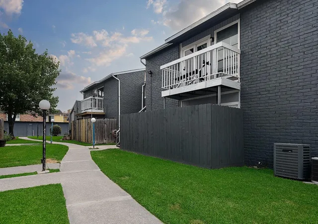 Photo 3 of Condo for sale at 9550 Deering Dr #410, Houston, TX 77036 | MLS# 73214641 | Listing updated on 2026-08-07