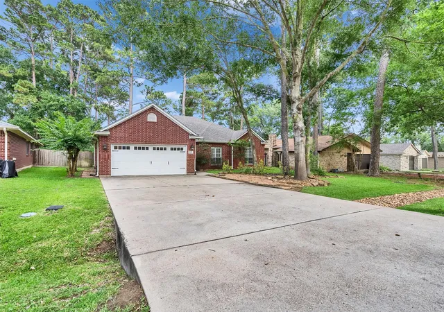 Photo 3 of Single family home for sale at 10459 Twin Cirs Dr, Montgomery, TX 77356 | MLS# 85857629 | Listing updated on 2026-09-17