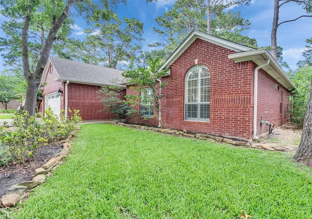 Photo 3 of Single family home for sale at 10459 Twin Cirs Dr, Montgomery, TX 77356 | MLS# 85857629 | Listing updated on 2026-09-17