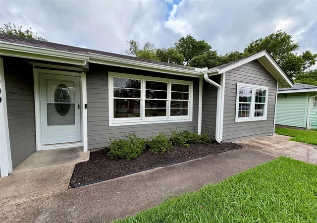 2nd image of 3009 Robinson Blvd, Texas City, TX 77590 | MLS# 57535801