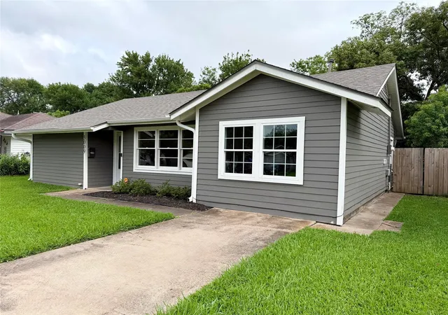 30th image of 3009 Robinson Blvd, Texas City, TX 77590 | MLS# 57535801