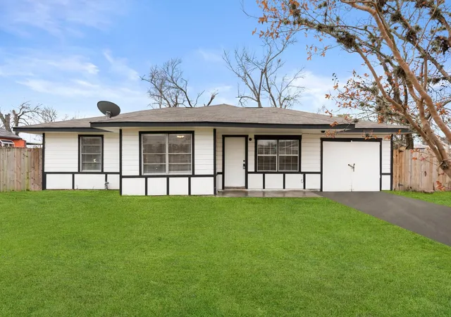 3rd image of 7938 Snowden St, Houston, TX 77028 | MLS# 36773658