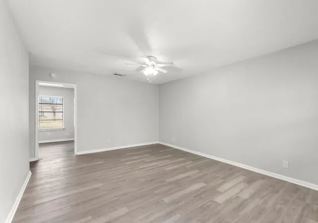 5th image of 7938 Snowden St, Houston, TX 77028 | MLS# 36773658