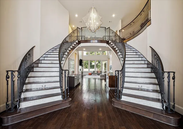 3rd image of 79 Amber Hollow Ct, Sugar Land, TX 77479 | MLS# 65975669