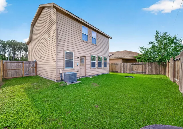 Photo 2 of Single family home for sale at 10538 Pine Landing Dr, Houston, TX 77088 | MLS# 83635923 | Listing updated on 2026-05-18