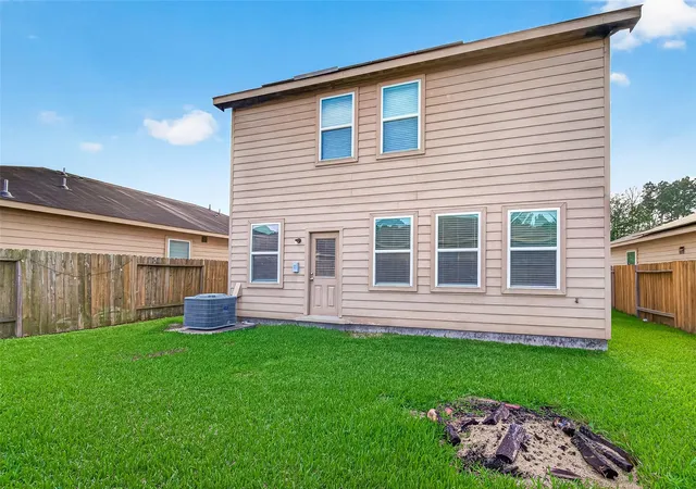 Photo 3 of Single family home for sale at 10538 Pine Landing Dr, Houston, TX 77088 | MLS# 83635923 | Listing updated on 2026-05-18