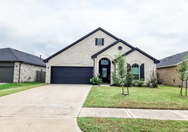 Photo 1 of Single family home for sale at 843 White Pine Hvn Ln, Crosby, TX 77532 | MLS# 10827919 | Listing updated on 2026-08-26