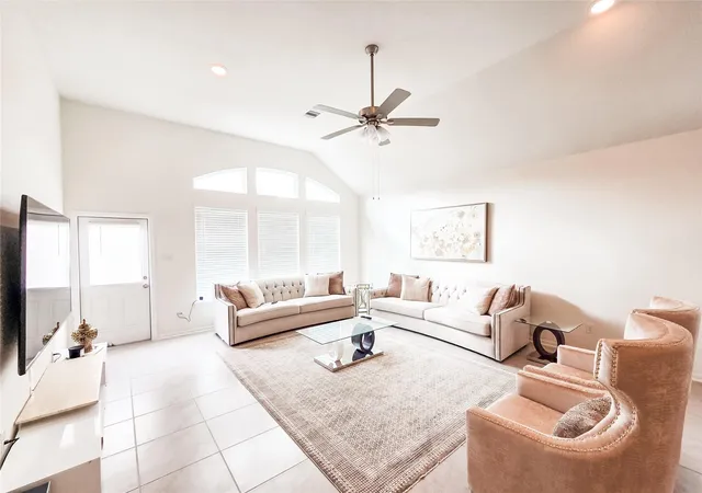 Photo 3 of Single family home for sale at 843 White Pine Hvn Ln, Crosby, TX 77532 | MLS# 10827919 | Listing updated on 2026-08-26
