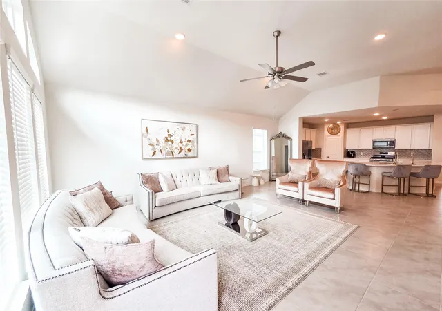 Photo 4 of Single family home for sale at 843 White Pine Hvn Ln, Crosby, TX 77532 | MLS# 10827919 | Listing updated on 2026-08-26
