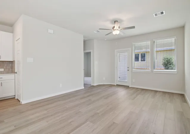 Photo 3 of Single family home for sale at 5525 Madden Ln, Houston, TX 77048 | MLS# 63727225 | Listing updated on 2026-09-22