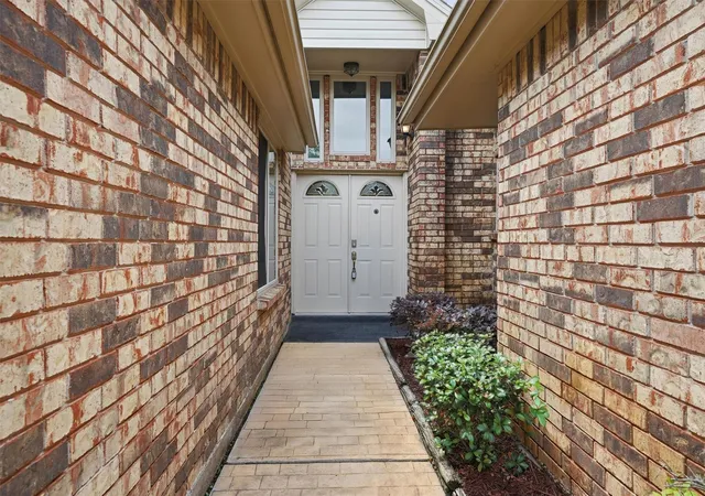 Photo 3 of Single family home for sale at 3206 N Peach Holw Cir, Pearland, TX 77584 | MLS# 78036208 | Listing updated on 2026-08-21