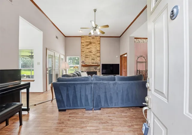 Photo 4 of Single family home for sale at 3206 N Peach Holw Cir, Pearland, TX 77584 | MLS# 78036208 | Listing updated on 2026-08-21