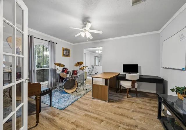 Photo 4 of Single family home for sale at 306 Lafayette Ln, League City, TX 77573 | MLS# 94267000 | Listing updated on 2026-07-08