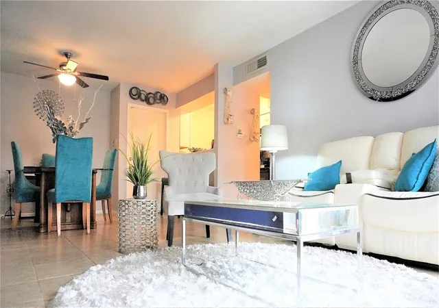 Condominium at 3025 Walnut Bend Ln #11, Houston, TX 77042 | MLS# 90811443 | | Sold on 2022-06-14