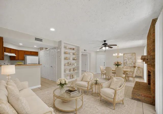 4th image of 10555 Turtlewood Ct #210, Houston, TX 77072 | MLS# 13218161