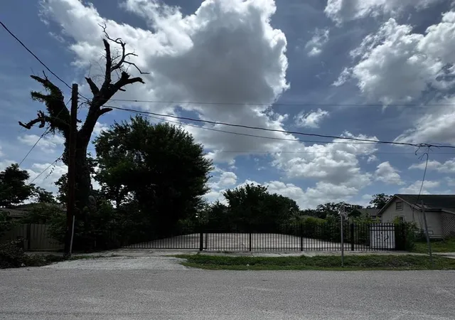 Photo 1 of Land for sale at 2114 Terry St, Houston, TX 77009 | MLS# 35927156 | Listing updated on 2026-08-17