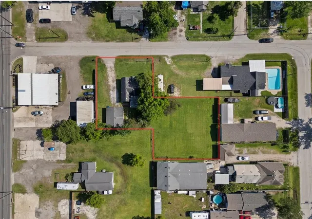Photo 1 of Sale Pending at 104 Avenue E, Highlands, TX 77562 | MLS# 81228155 | Listing updated on 2026-10-01