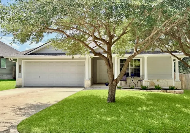 Photo 2 of Sale Pending at 1407 Summer Ct, Brenham, TX 77833 | MLS# 52834133 | Listing updated on 2026-09-16