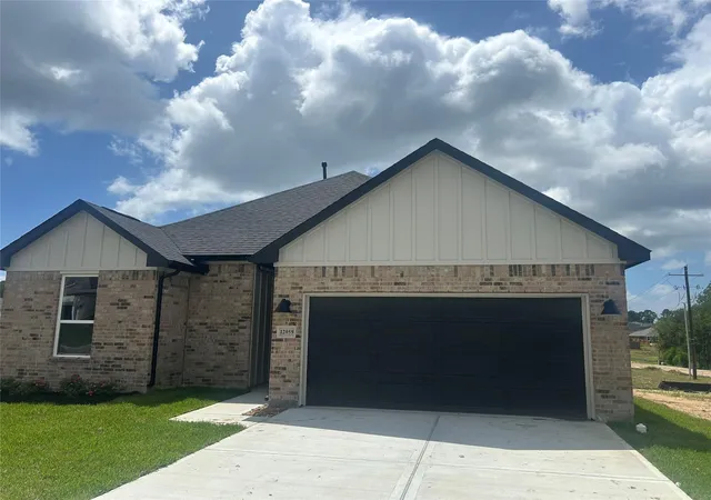 Photo 1 of Sale Pending at 12059 Curlin Dr, Willis, TX 77318 | MLS# 52022404 | Listing updated on 2026-09-04