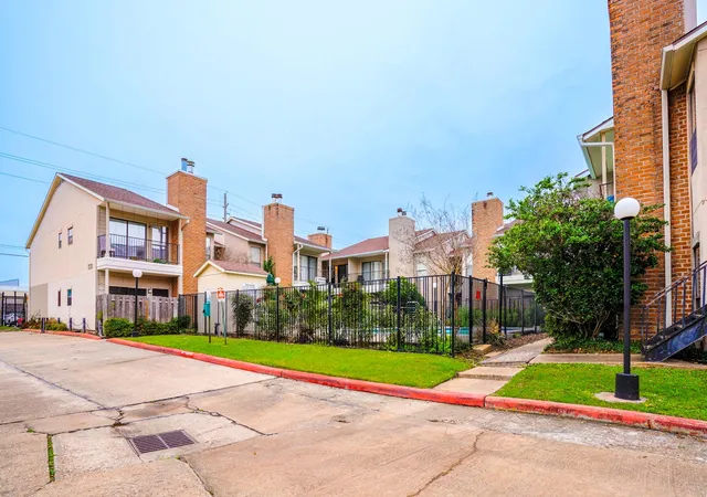 Photo 1 of Condo for sale at 1818 Augusta Dr #27, Houston, TX 77057 | MLS# 2530814 | Listing updated on 2026-09-01
