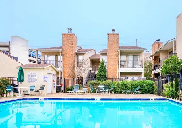 Photo 3 of Condo for sale at 1818 Augusta Dr #27, Houston, TX 77057 | MLS# 2530814 | Listing updated on 2026-09-01