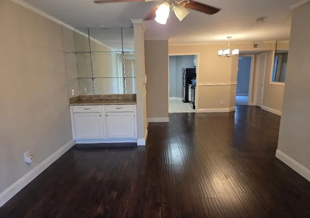 3rd image of 18800 Egret Bay Blvd #1009, Houston, TX 77058 | MLS# 70578925