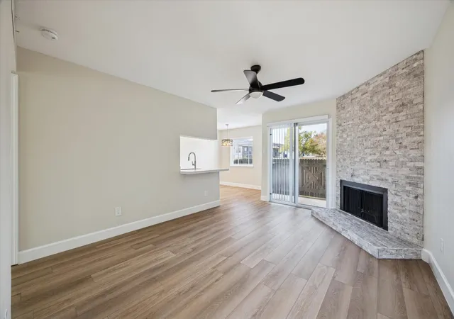 2nd image of 18800 Egret Bay Blvd #907, Houston, TX 77058 | MLS# 31437034
