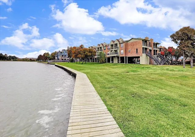 2nd image of 18800 Egret Bay Blvd, Houston, TX 77058